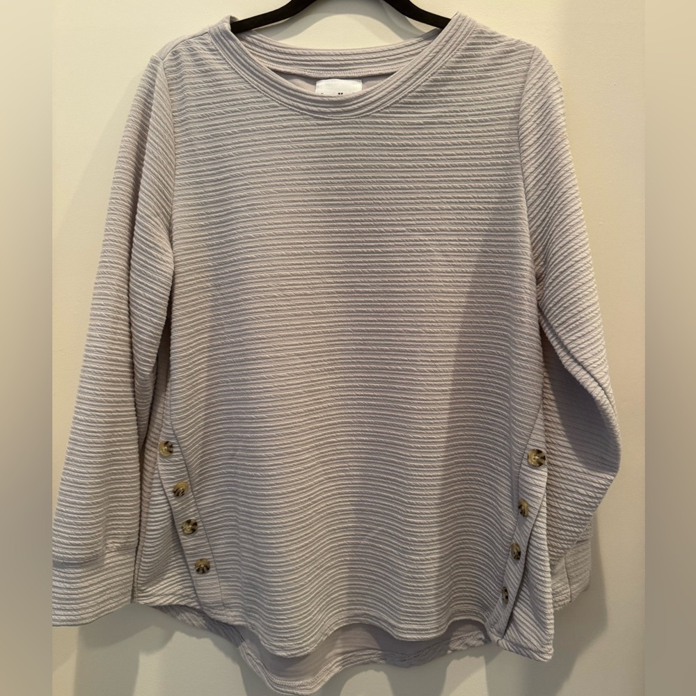 New York Laundry Gray Crew Neck Lightweight sweater